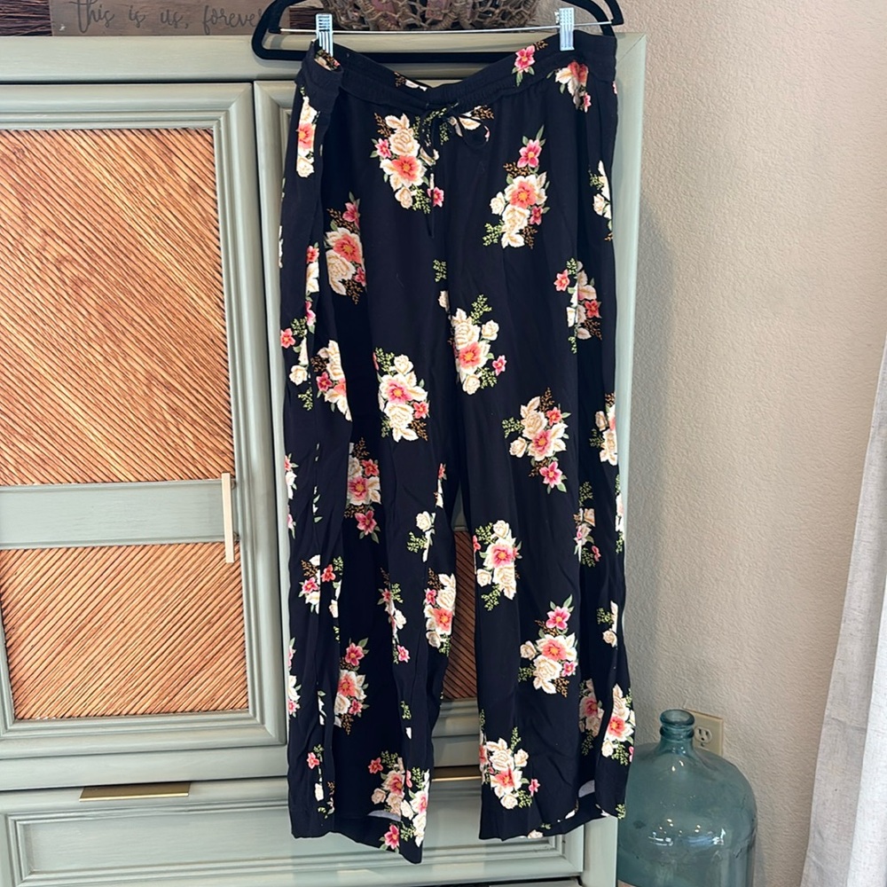 Wide leg, tie waste pants